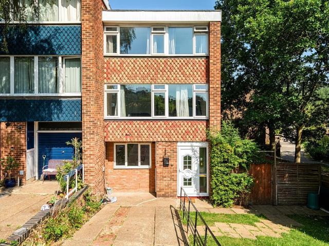 House for sale in London Borough of Croydon, Upper Norwood