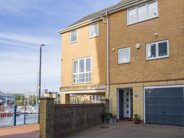 House for sale in Penarth Marina, Penarth
