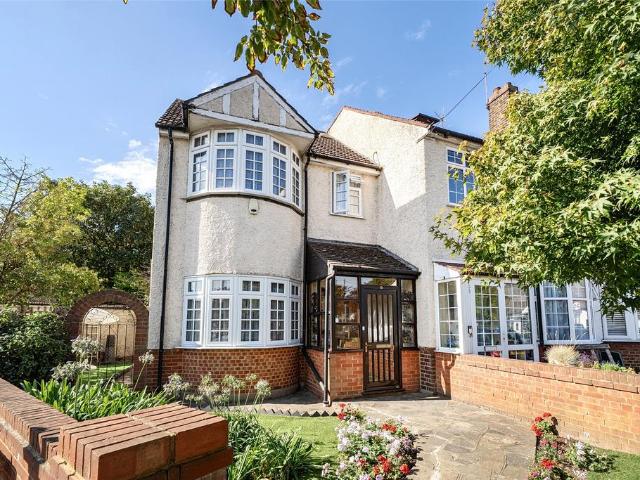 House for sale in London Borough of Merton, Mitcham