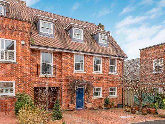 House for sale in Five Acres, Hertfordshire