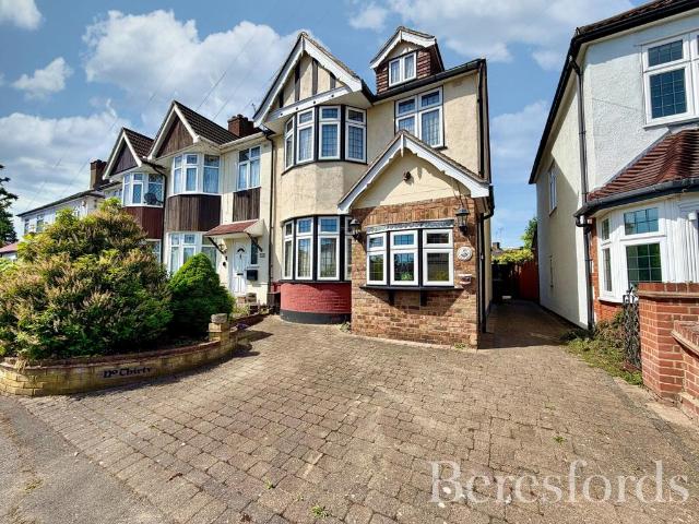 House for sale in Gidea Park, Greater London