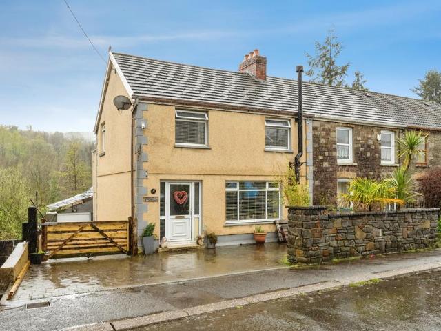 House for sale in Abercraf, Wales
