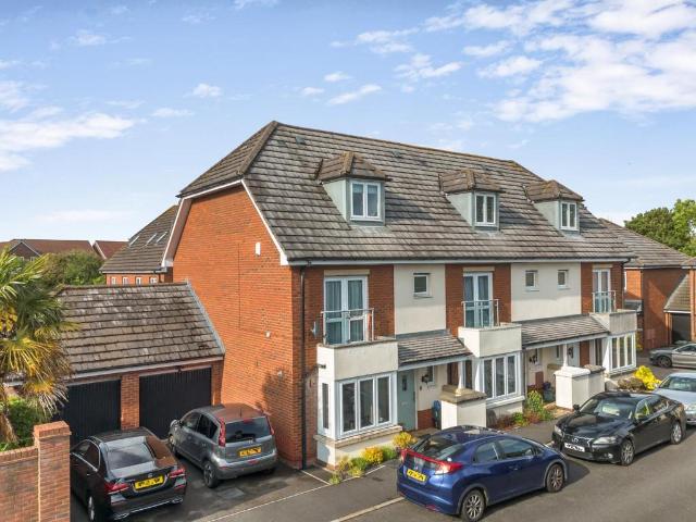 House for sale in Feckenham, City Of Bristol