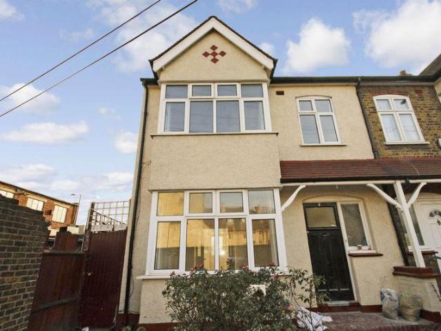 House for sale in Lower Edmonton, Edmonton