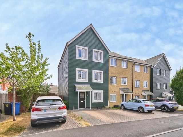House for sale in Hart, Hampshire