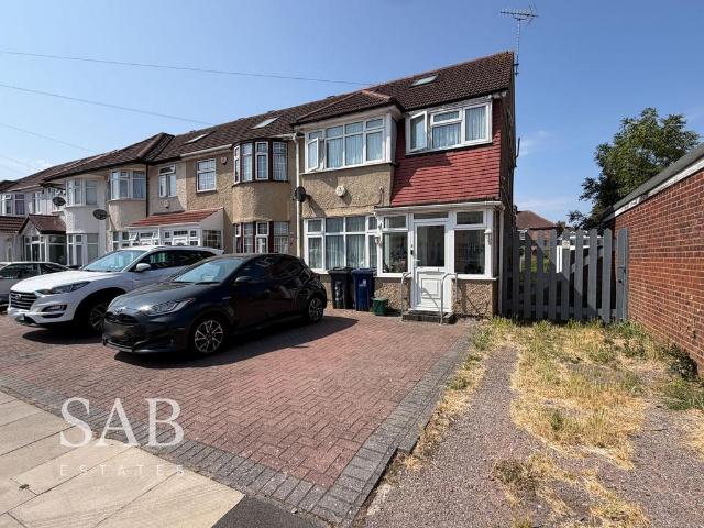 House for sale in London Borough of Ealing, Greenford
