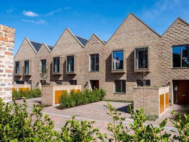 House for sale in Cockfosters, Greater London