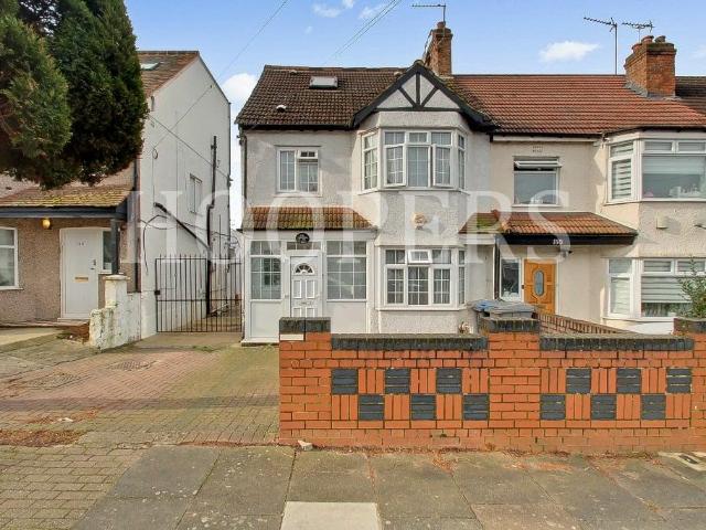 House for sale in Dollis Hill, Greater London