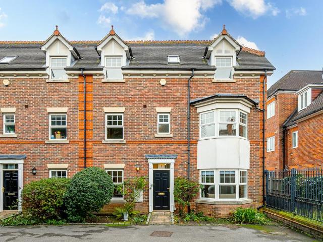 House for sale in London Borough of Merton, Raynes Park