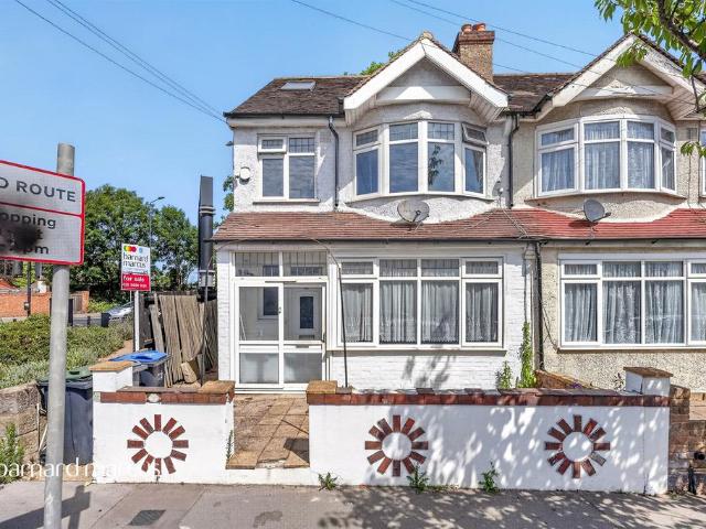 House for sale in London Borough of Croydon, Waddon