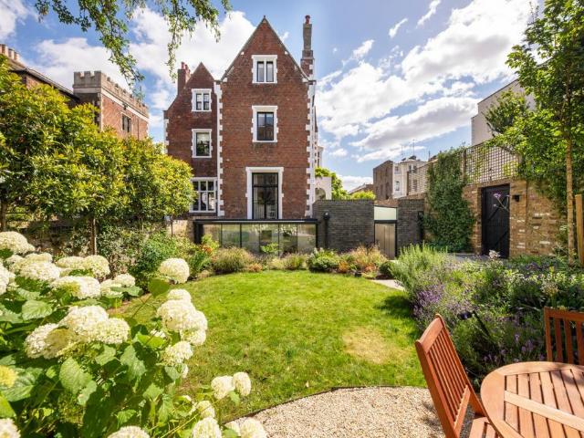 House for sale in Notting Hill, Greater London