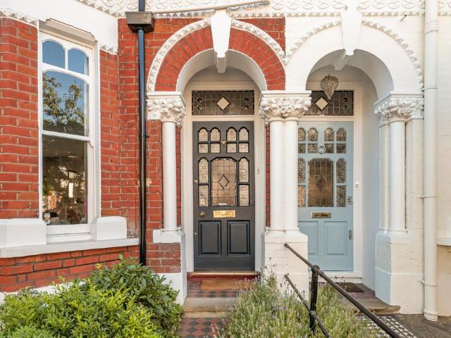 House for sale in Kew, Greater London