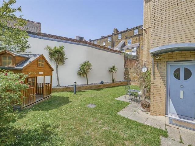 House for sale in Balham, Greater London