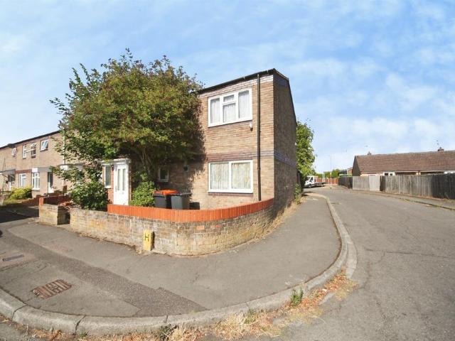 House for sale in Houghton Regis, Bedfordshire