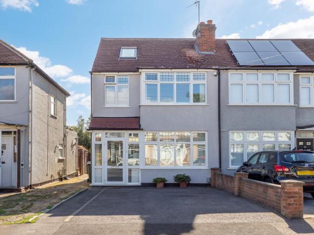 House for sale in Greater London