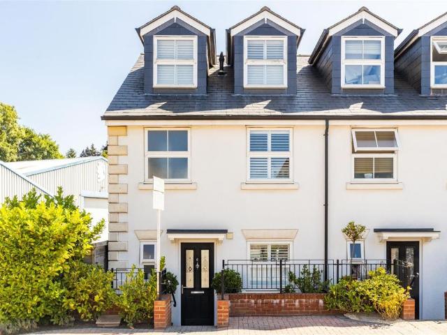 House for sale in Red Hill, Surrey