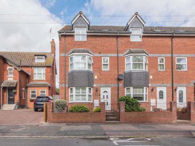 House for sale in Brambleside, Kettering