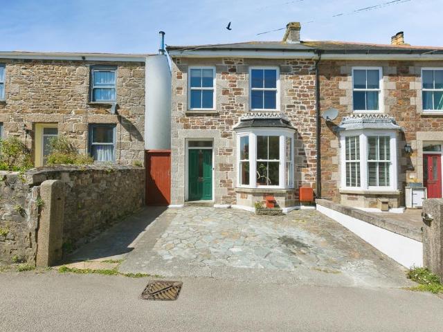House for sale in Mount Ambrose, Cornwall