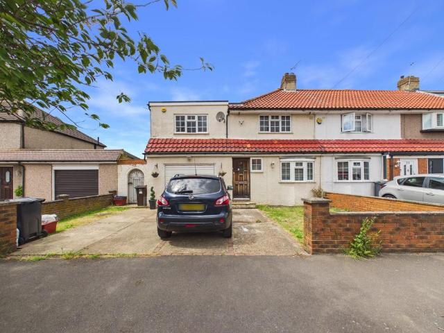 House for sale in London Borough of Hounslow, Hanworth