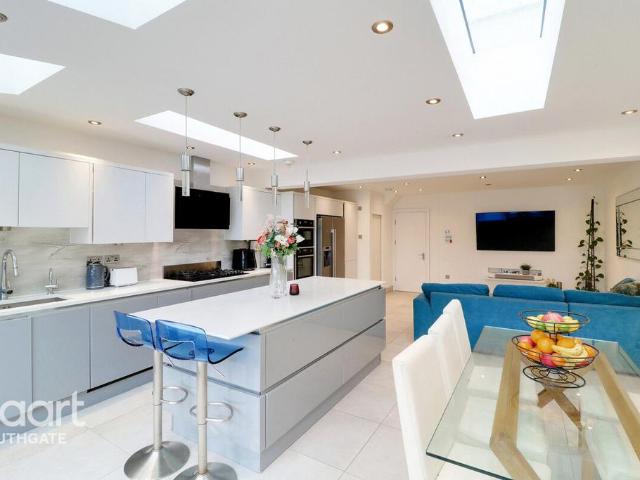 House for sale in Brunswick Park, Greater London