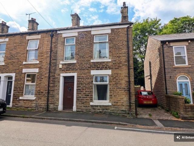 House for sale in Whitfield, Charlesworth
