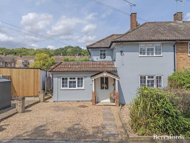 House for sale in Hutton Mount, Navestock Side