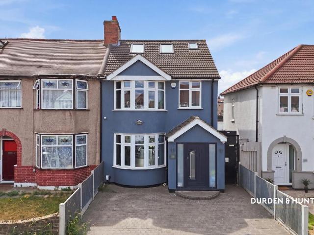 House for sale in Chadwell Heath, Greater London