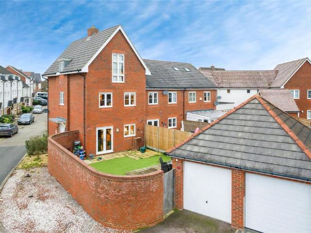 House for sale in Berryfield, Buckinghamshire