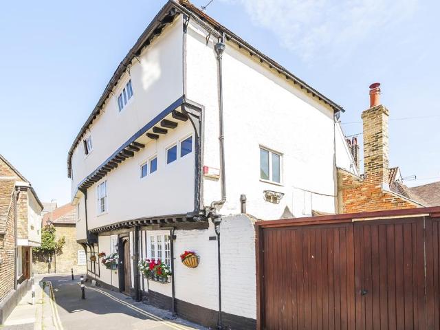 House for sale in Sandwich, Ash