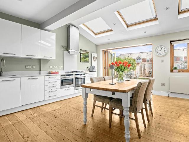 House for sale in Mortlake, Greater London
