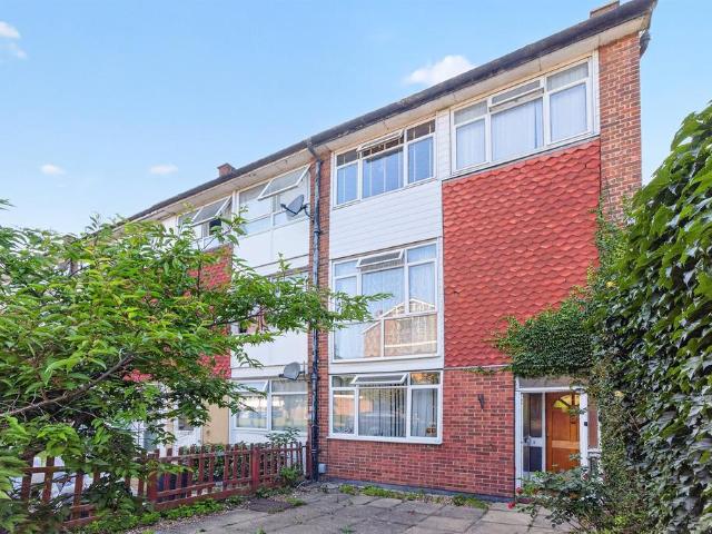 House for sale in London Borough of Merton, Mitcham