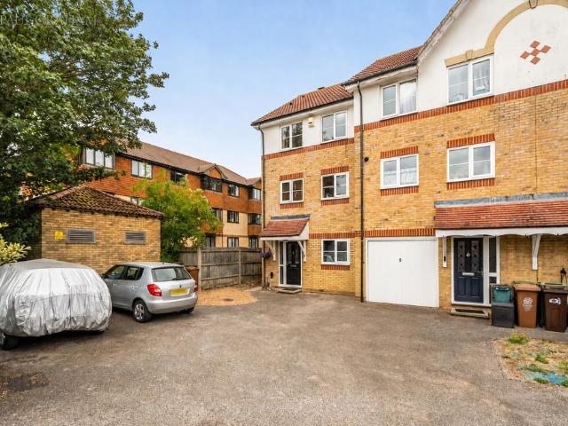 House for sale in The Wrythe, Greater London