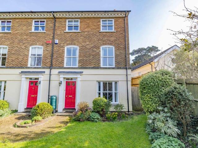 House for sale in Longport, The Bridge