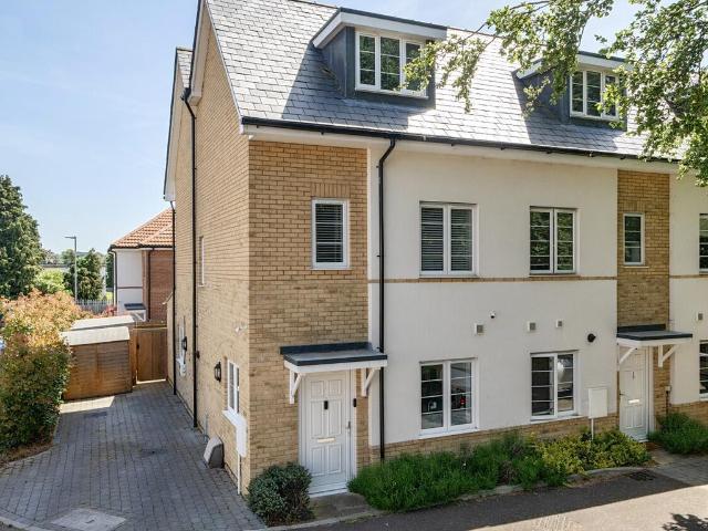 House for sale in Ramsden, Greater London