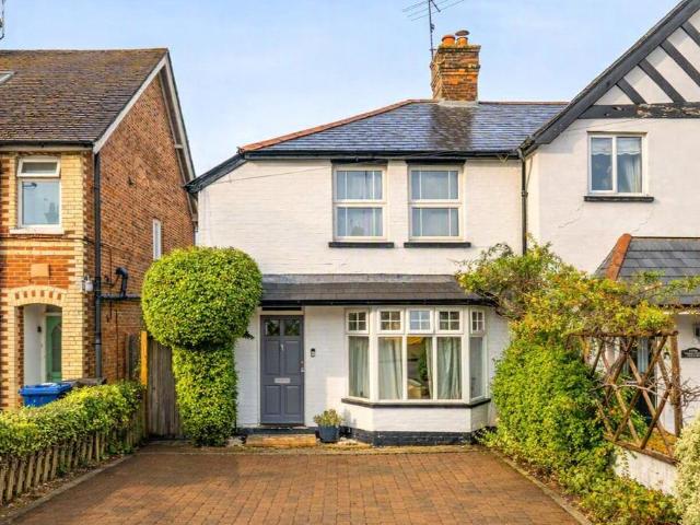 House for sale in Chiddingfold, Waverley