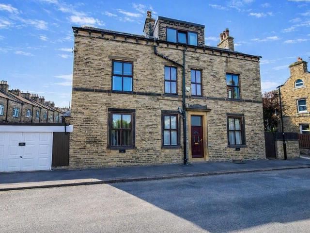 House for sale in Heath, Savile Park