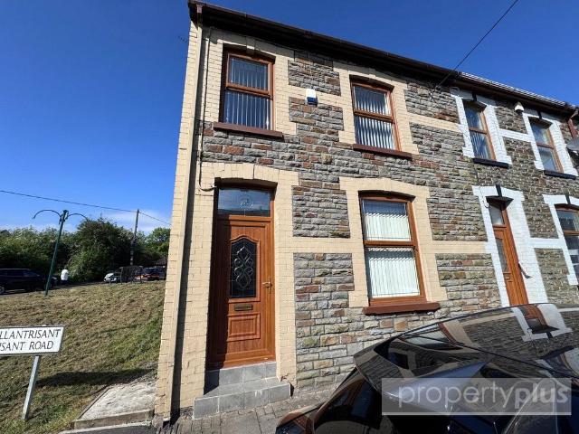 House for sale in Tonyrefail, Coedely