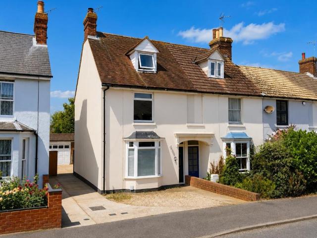 House for sale in Willesborough, Bridgefield