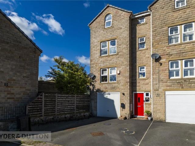 House for sale in Hill Top, Slaithwaite