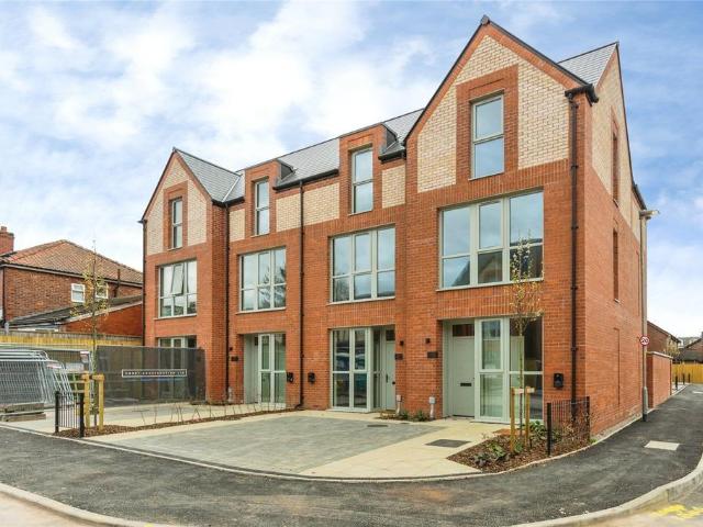 House for sale in Georgia, Greater Manchester