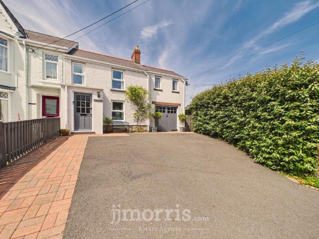 House for sale in St Dogmaels, Wales