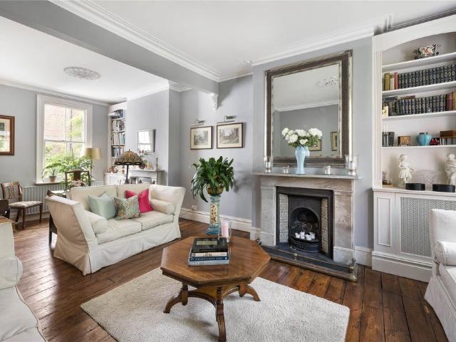 House for sale in Clapham Junction, Greater London