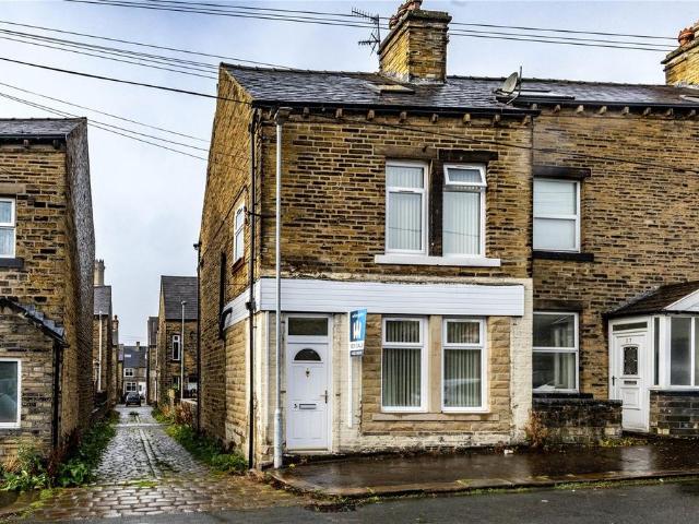 House for sale in Akroydon, Halifax