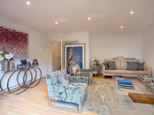 House for sale in Chalk Farm, Cat Hill