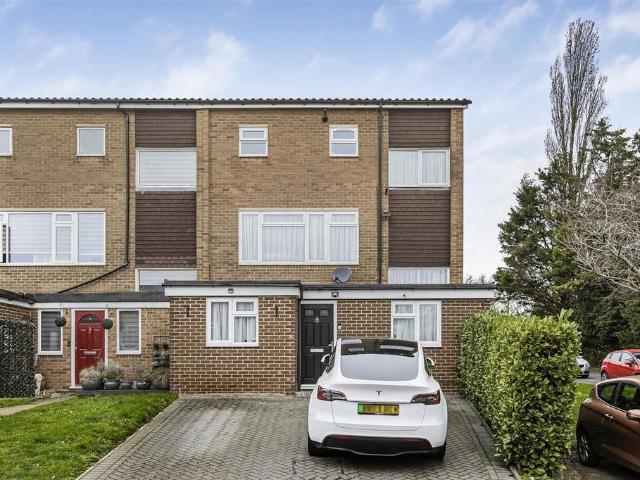 House for sale in Hertford, Colliers End