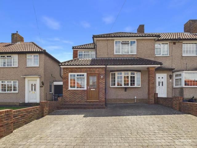 House for sale in London Borough of Croydon, Forestdale