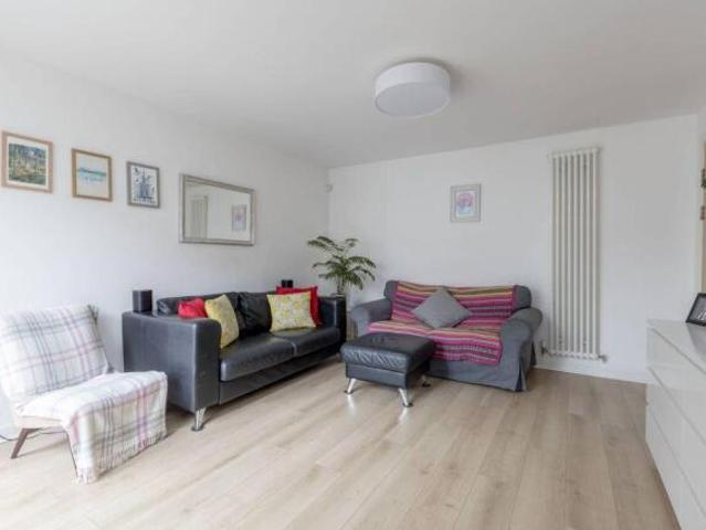 Cottage for sale in Pilton, Scotland
