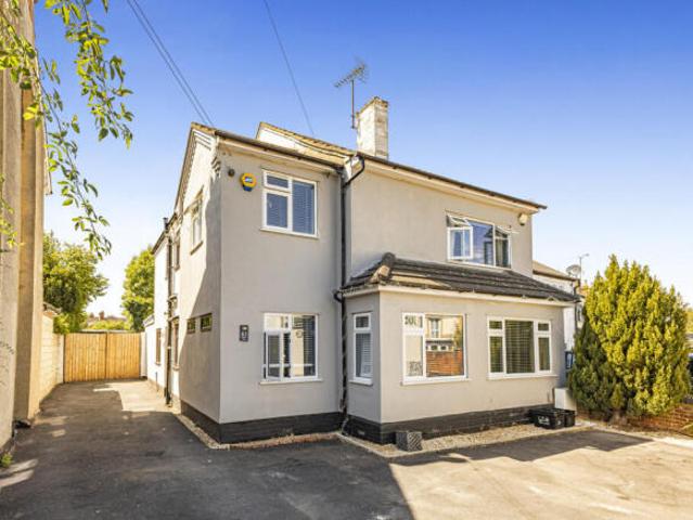 Cottage for sale in Reading