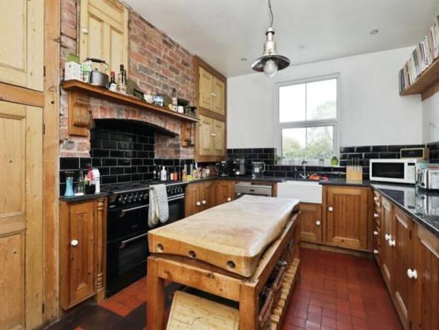 Cottage for sale in Balby, South Yorkshire