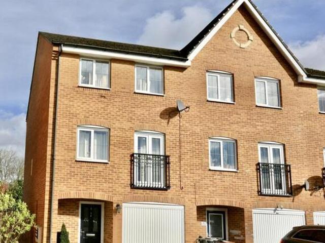 House for sale in Wombwell, South Yorkshire